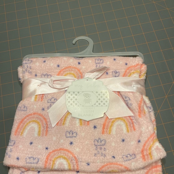 Plush baby blanket 30 x30 - Picture 2 of 4